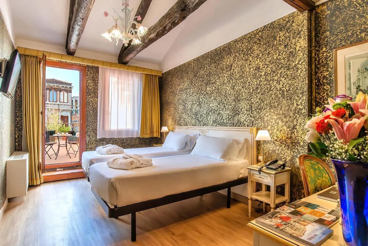 ***  Hotel La Fenice Et Des Artistes Venice Italy