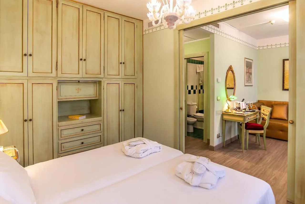 Hotel La Fenice Et Des Artistes Venice Italy