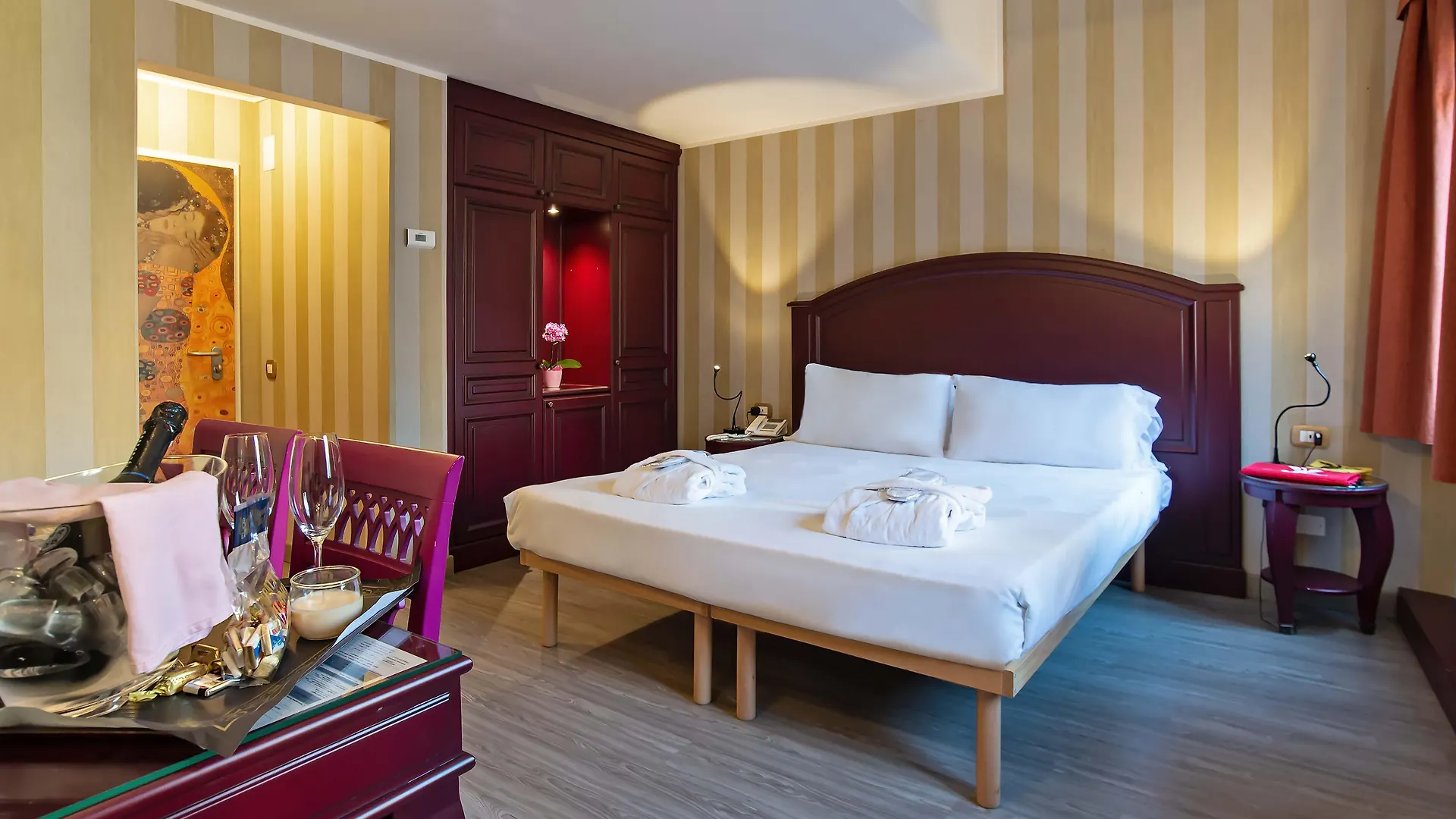Hotel La Fenice Et Des Artistes Venice 3*,  Italy