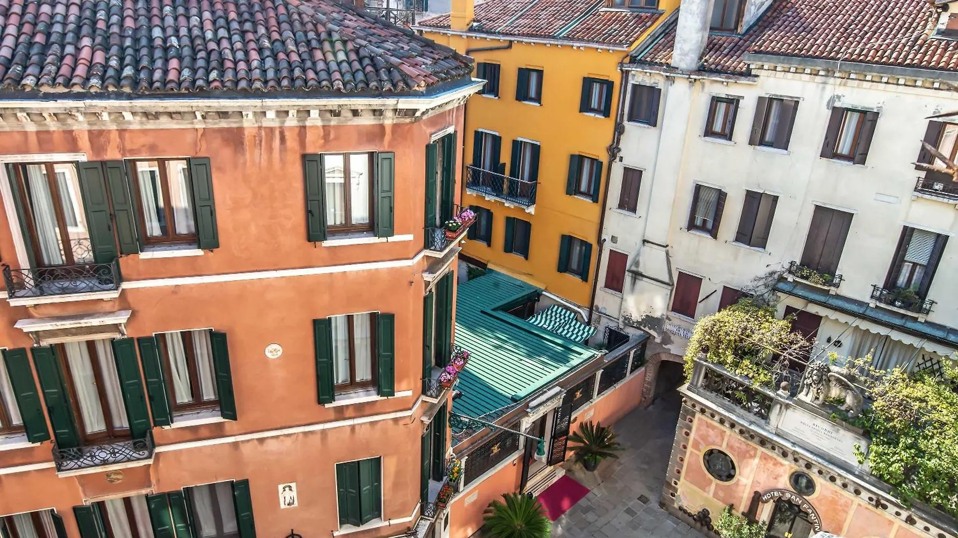 Hotel La Fenice Et Des Artistes Venice 3*,  Italy