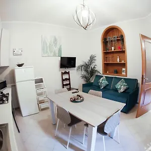 La Casa Di Madeleine Milan