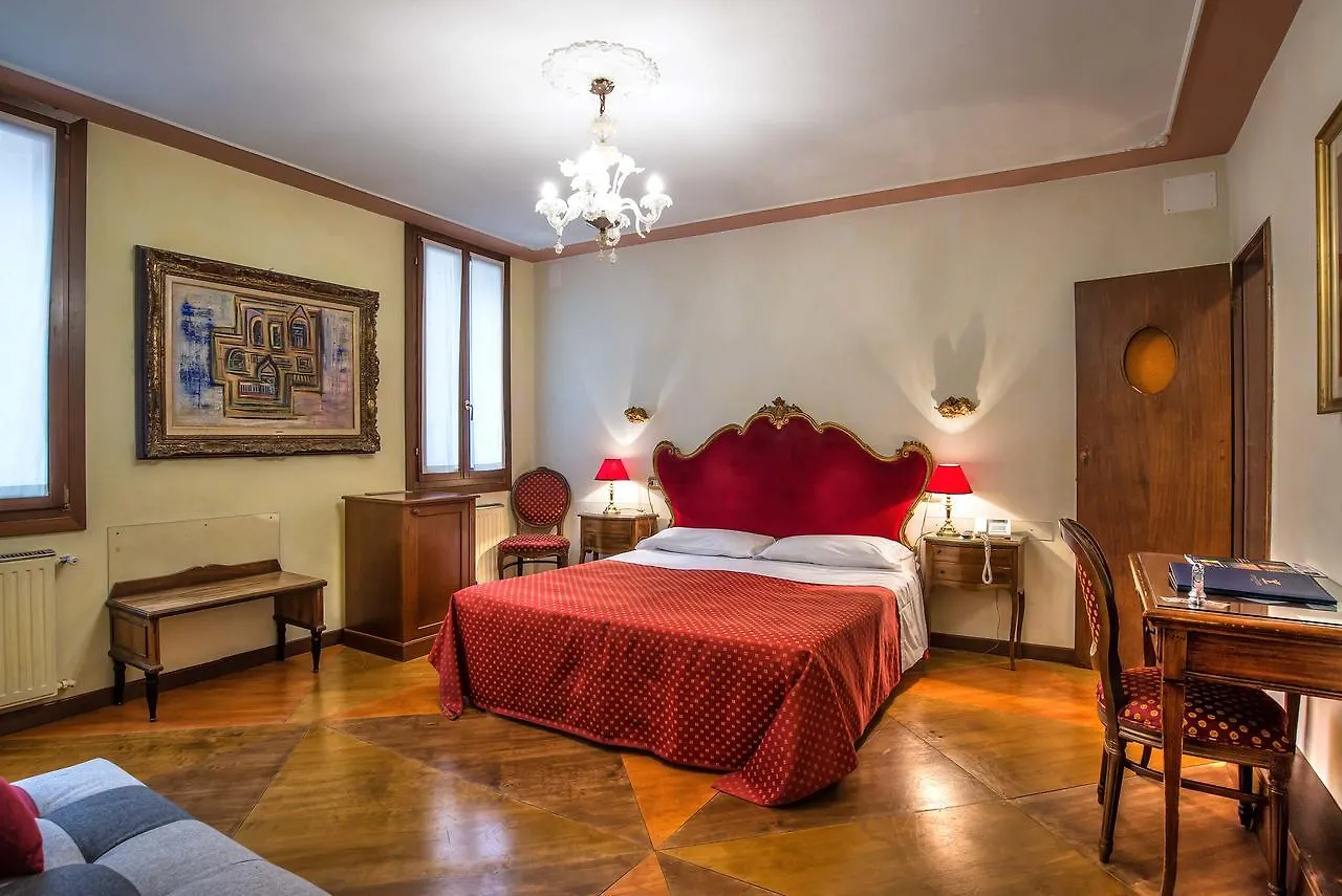 Hotel La Fenice et Des Artistes Venetië